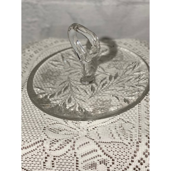 Vintage Clear Glass Tidbits Tray with Handle, Etched Flower Design, 1930's - Picture 3 of 3